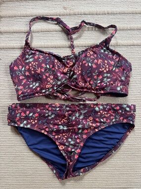Title Nine Bikini Swim Suit Women’s 36 C Top large bottoms floral plum like new